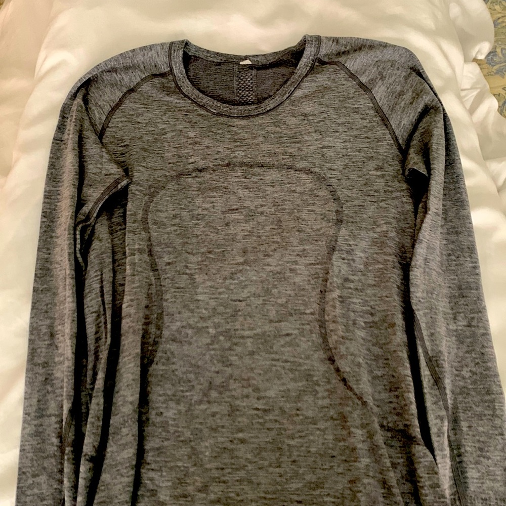 Lululemon swiftly l/s top heather gray w/silver LN Sx 10 thumb loops